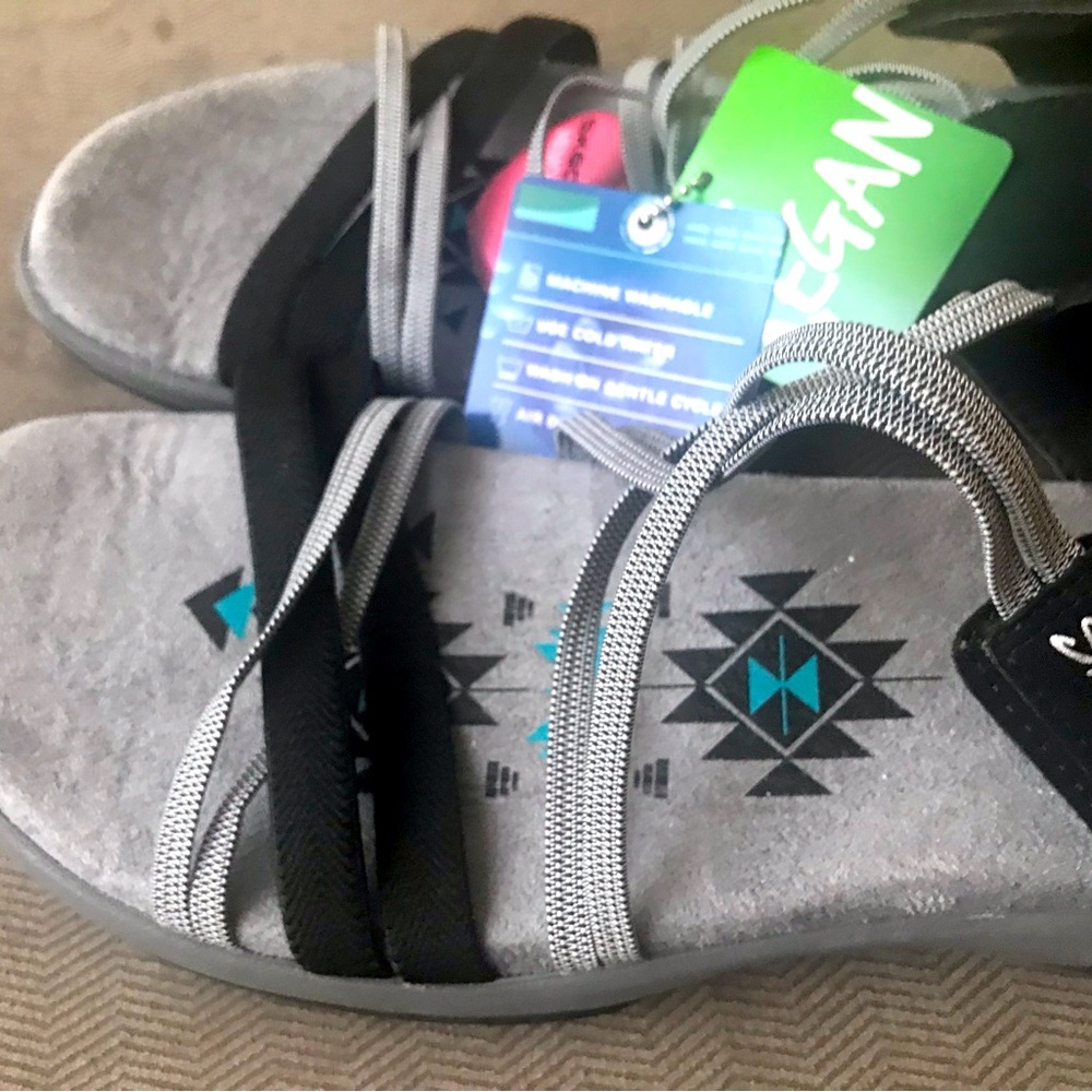 Skechers summer sandals memory foam new with tag size us 9
